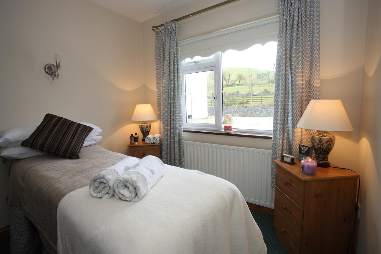 Avondale Farmhouse B&B Pettigoe Esterno foto